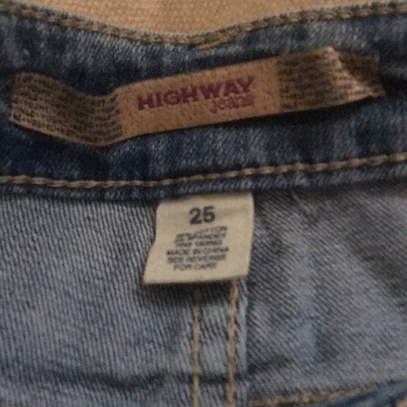HIGHWAY Jeans Shorts. Size 25. - Picture 3 of 4